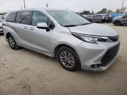 2021 TOYOTA SIENNA LE VIN: 5TDKRKEC3MS011039