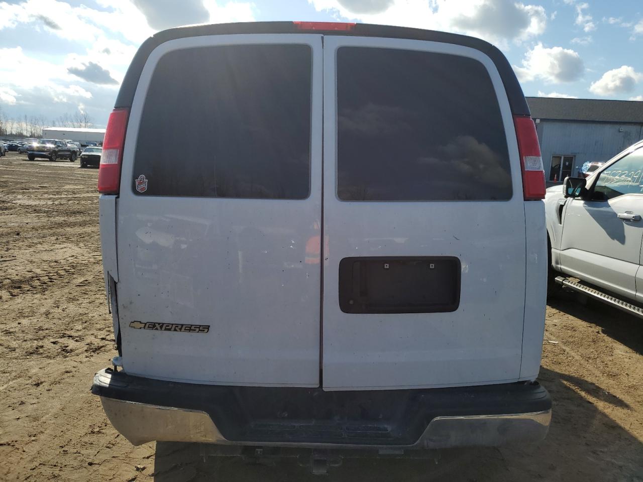 2022 CHEVROLET EXPRESS G2500  VIN:1GCWGAFP7N1175587