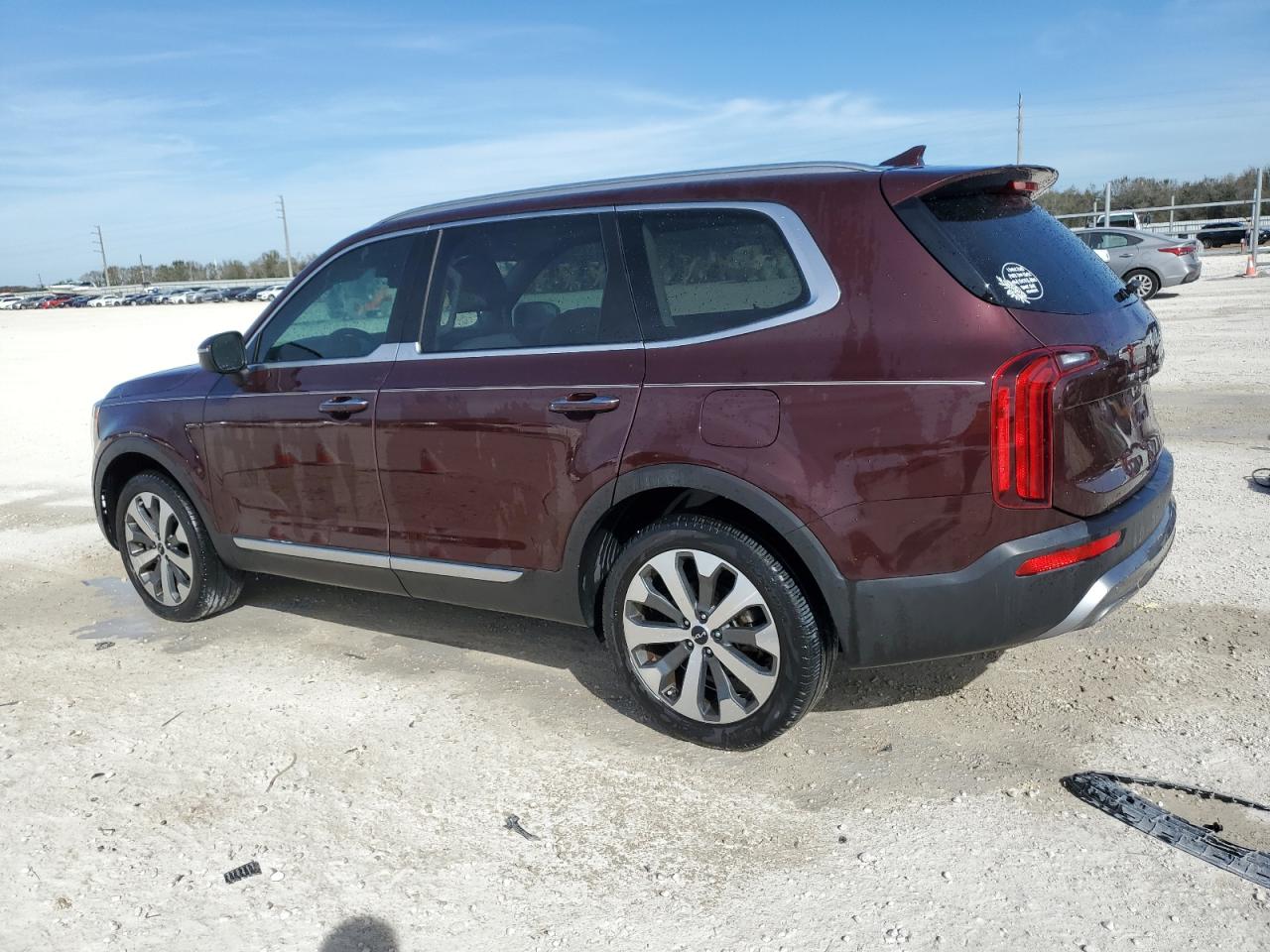 2022 KIA TELLURIDE S VIN:5XYP64HC1NG218386