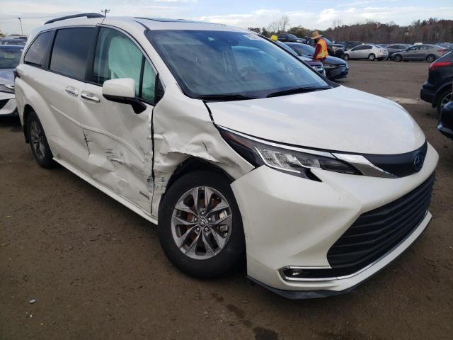 2021 TOYOTA SIENNA XLE VIN: 5TDJSKFC0MS020120
