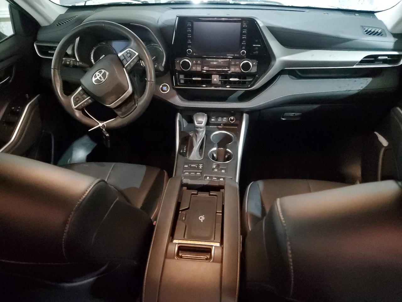 2022 TOYOTA HIGHLANDER XLE VIN:5TDGZRBH7NS176978