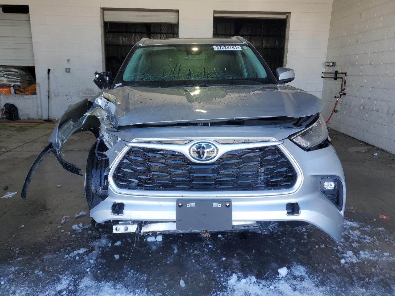 2022 TOYOTA HIGHLANDER XLE VIN:5TDGZRBH7NS176978