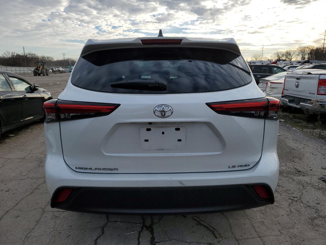 2022 TOYOTA HIGHLANDER L VIN:5TDBZRBH3NS163011