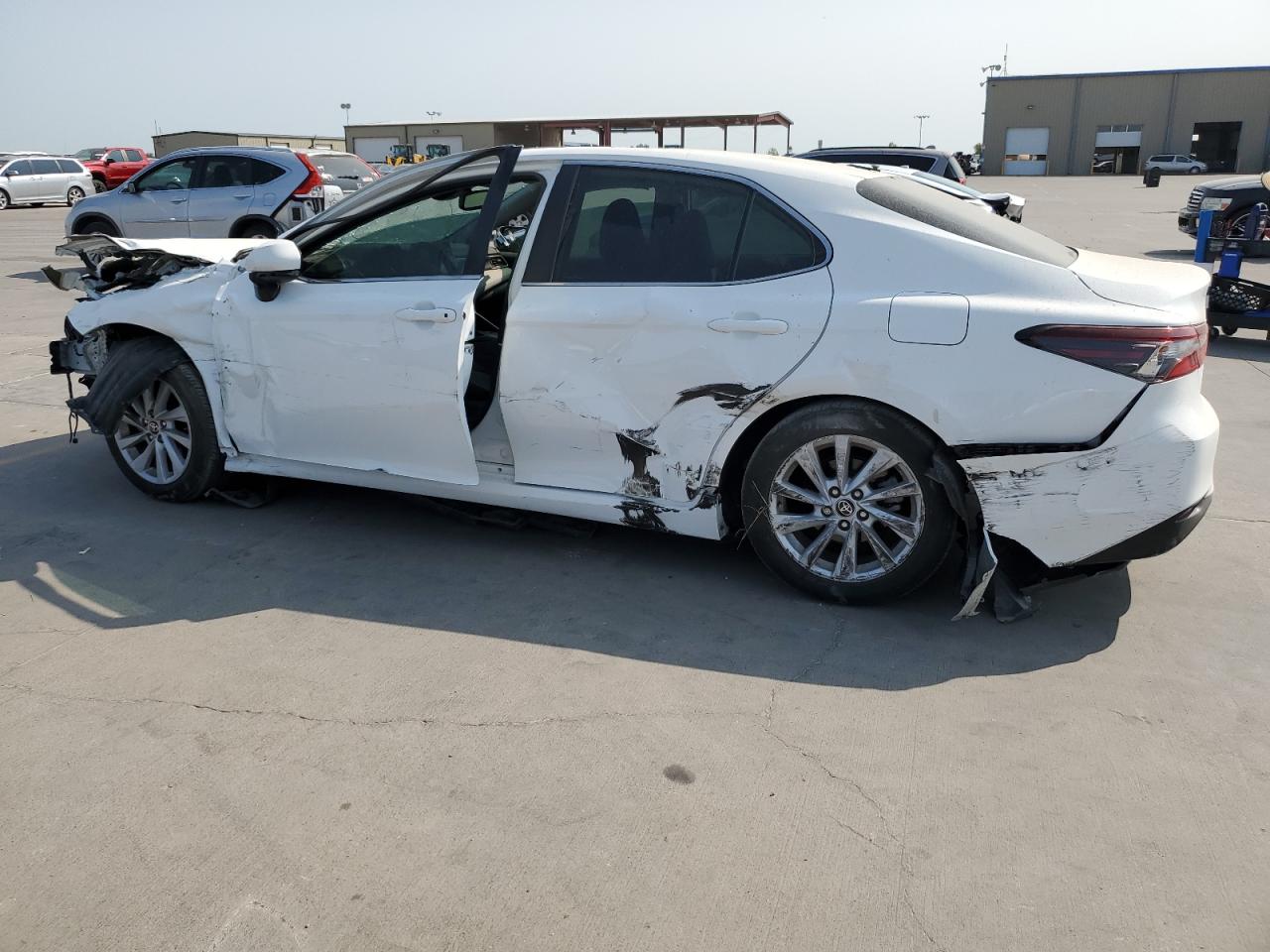 2022 TOYOTA CAMRY LE VIN:4T1R11AK0NU680715