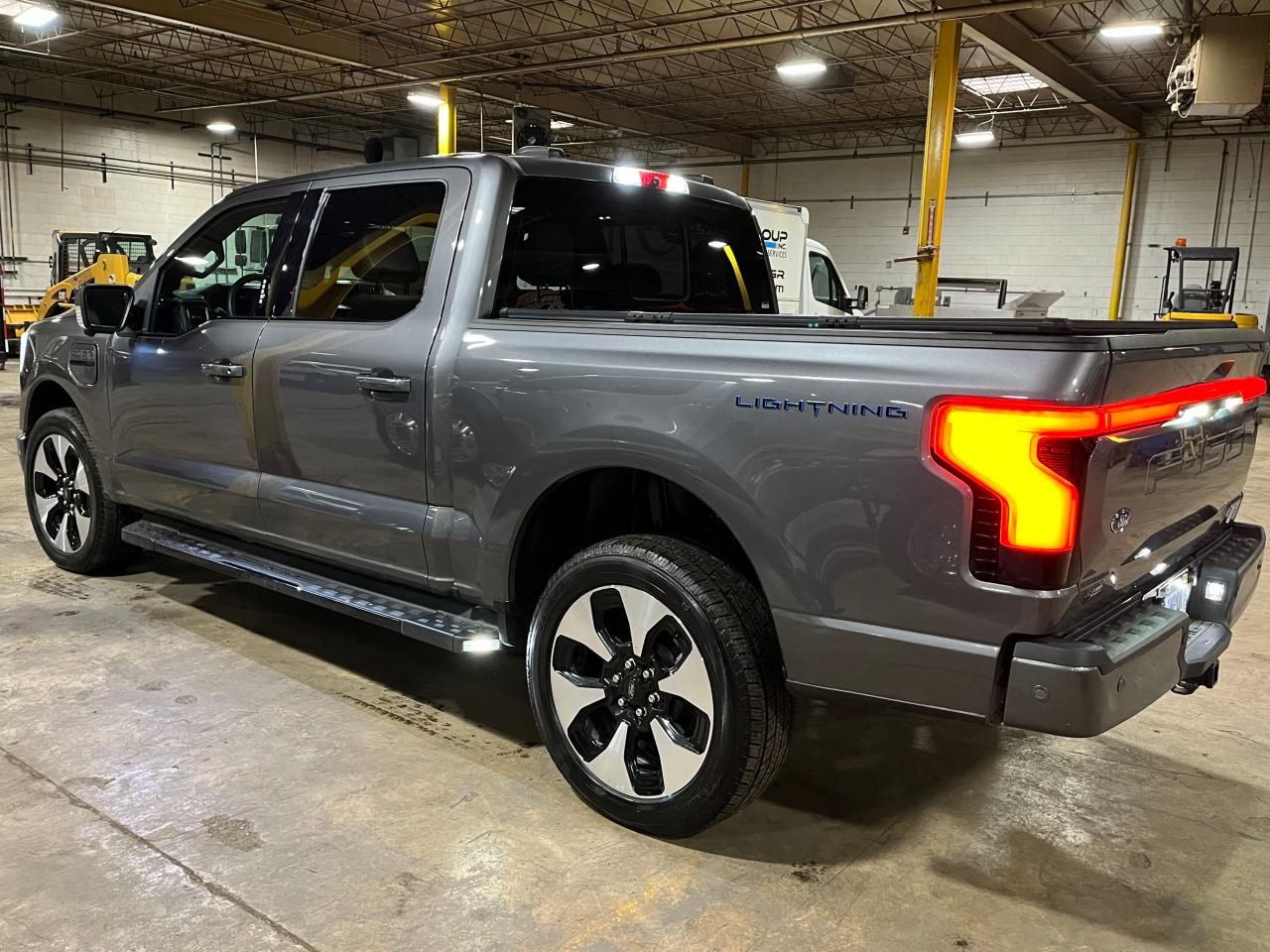 2022 FORD F150 LIGHTNING PRO VIN:1FT6W1EV0NWG05014