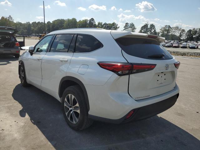 2021 TOYOTA HIGHLANDER XLE VIN: 5TDHZRAH4MS045656
