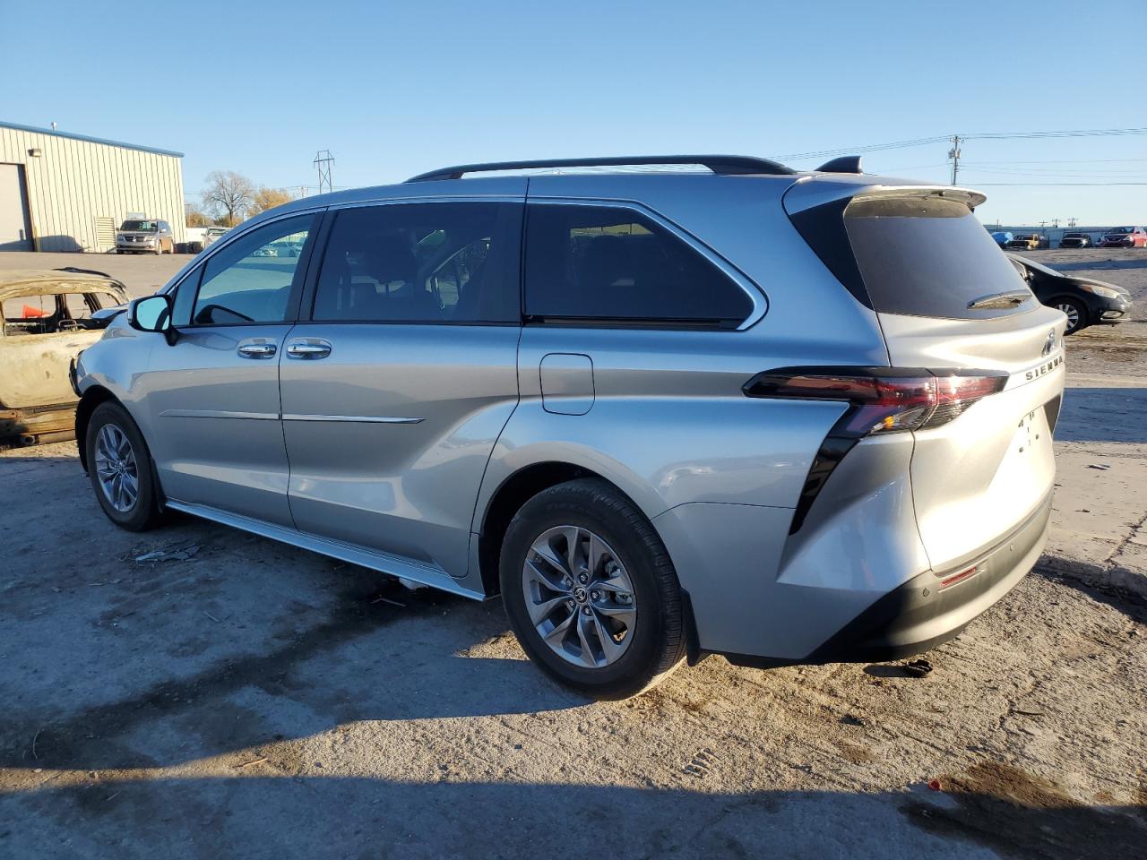 2023 TOYOTA SIENNA XLE VIN:5TDYRKECXPS142435