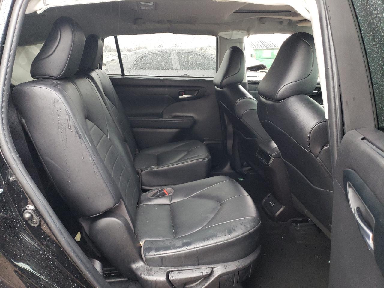 2022 TOYOTA HIGHLANDER XLE VIN:5TDGZRAH0NS118583