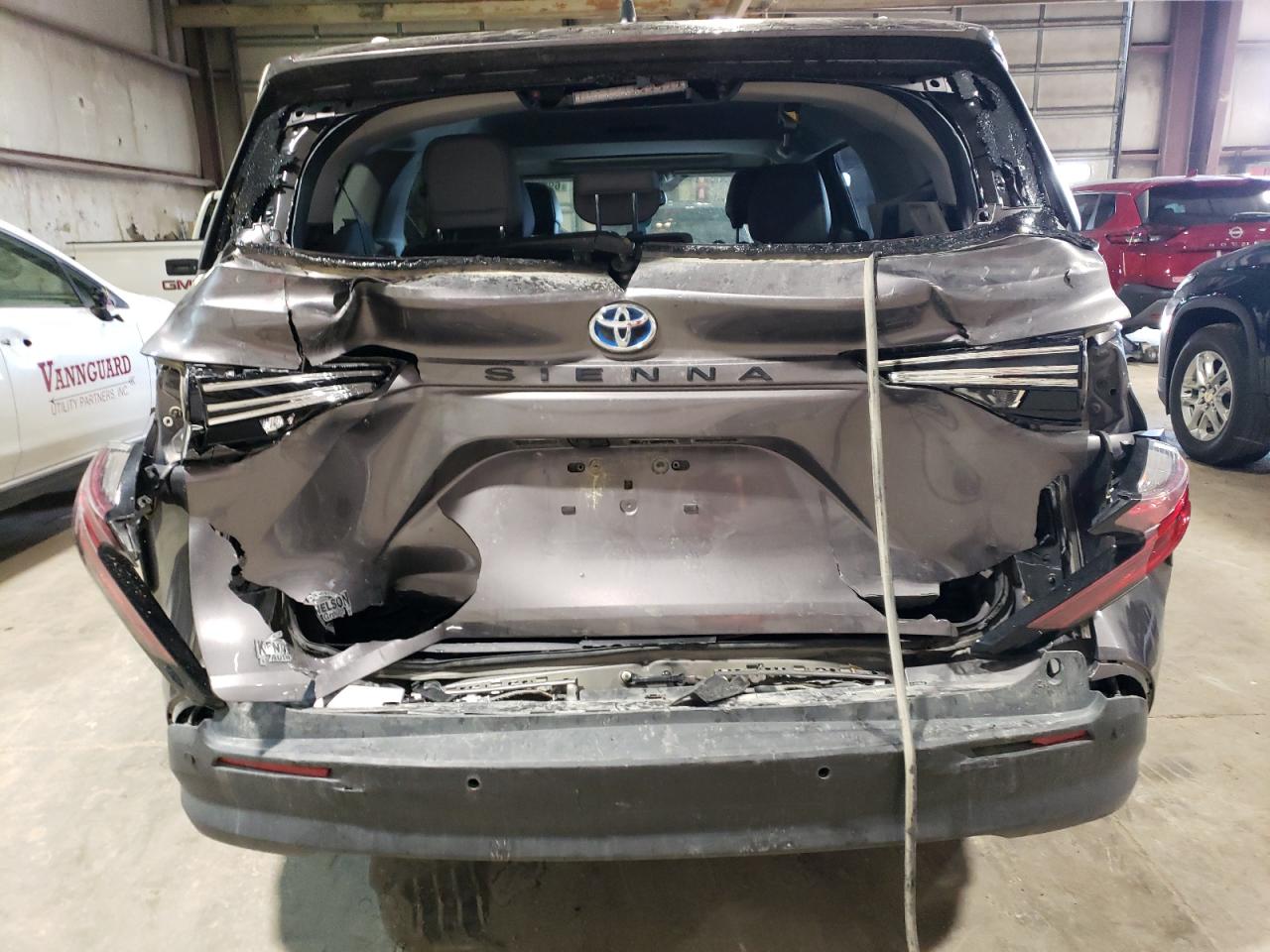 2022 TOYOTA SIENNA XLE VIN:5TDJRKECXNS093929