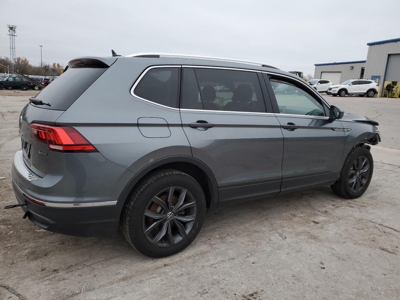 2022 VOLKSWAGEN TIGUAN SE VIN:3VV2B7AX2NM161561