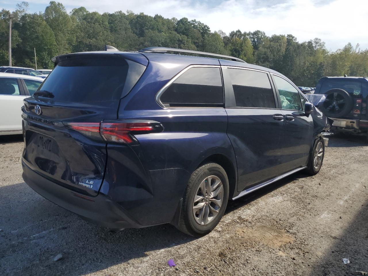 2022 TOYOTA SIENNA LE VIN:5TDKRKEC0NS100181