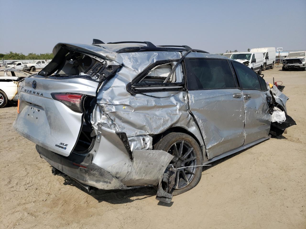 2022 TOYOTA SIENNA XLE VIN:5TDJRKEC7NS088977