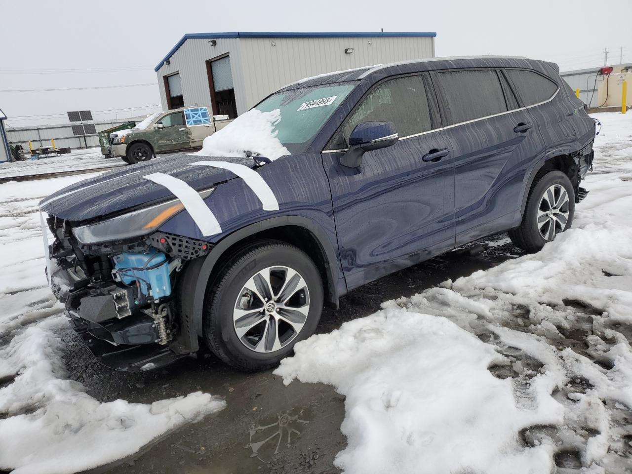 2022 TOYOTA HIGHLANDER XLE VIN:5TDGZRBH1NS575935