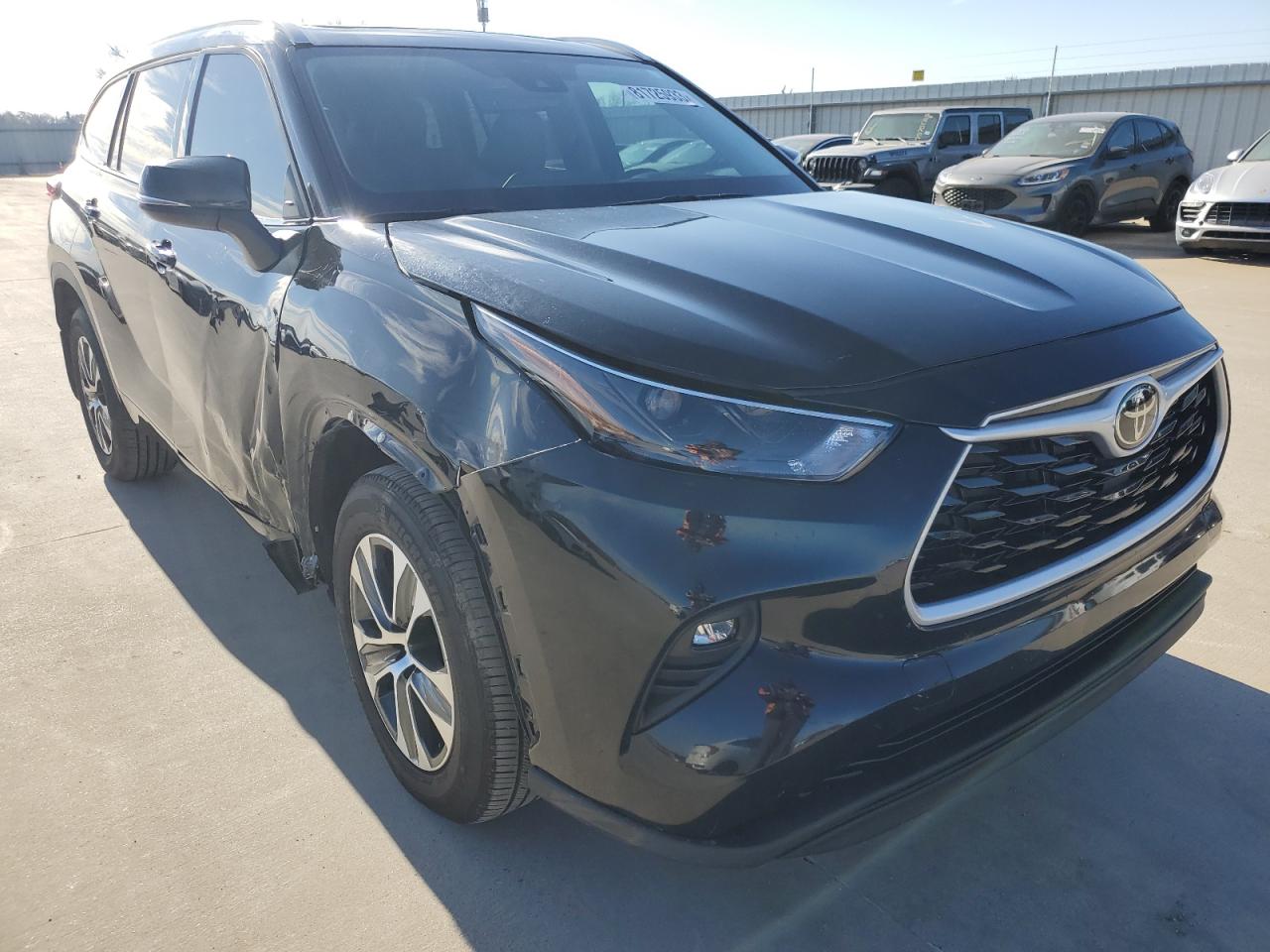 2022 TOYOTA HIGHLANDER XLE VIN:5TDGZRBH2NS226721