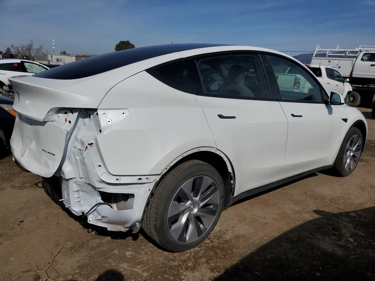 2023 TESLA MODEL Y  VIN:7SAYGDEE5PF623946