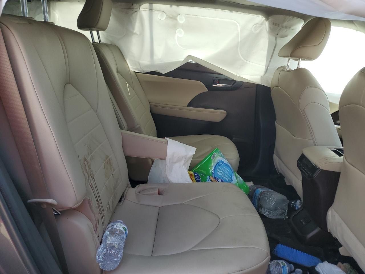 2022 TOYOTA HIGHLANDER XLE VIN:5TDGZRBH4NS166067