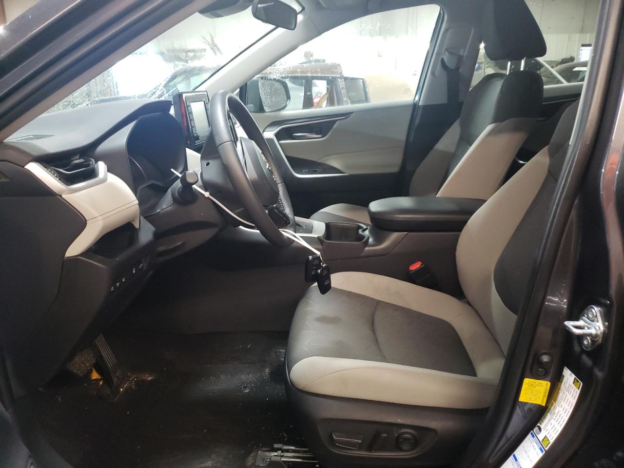 2022 TOYOTA RAV4 XLE VIN:4T3RWRFV3NU066011