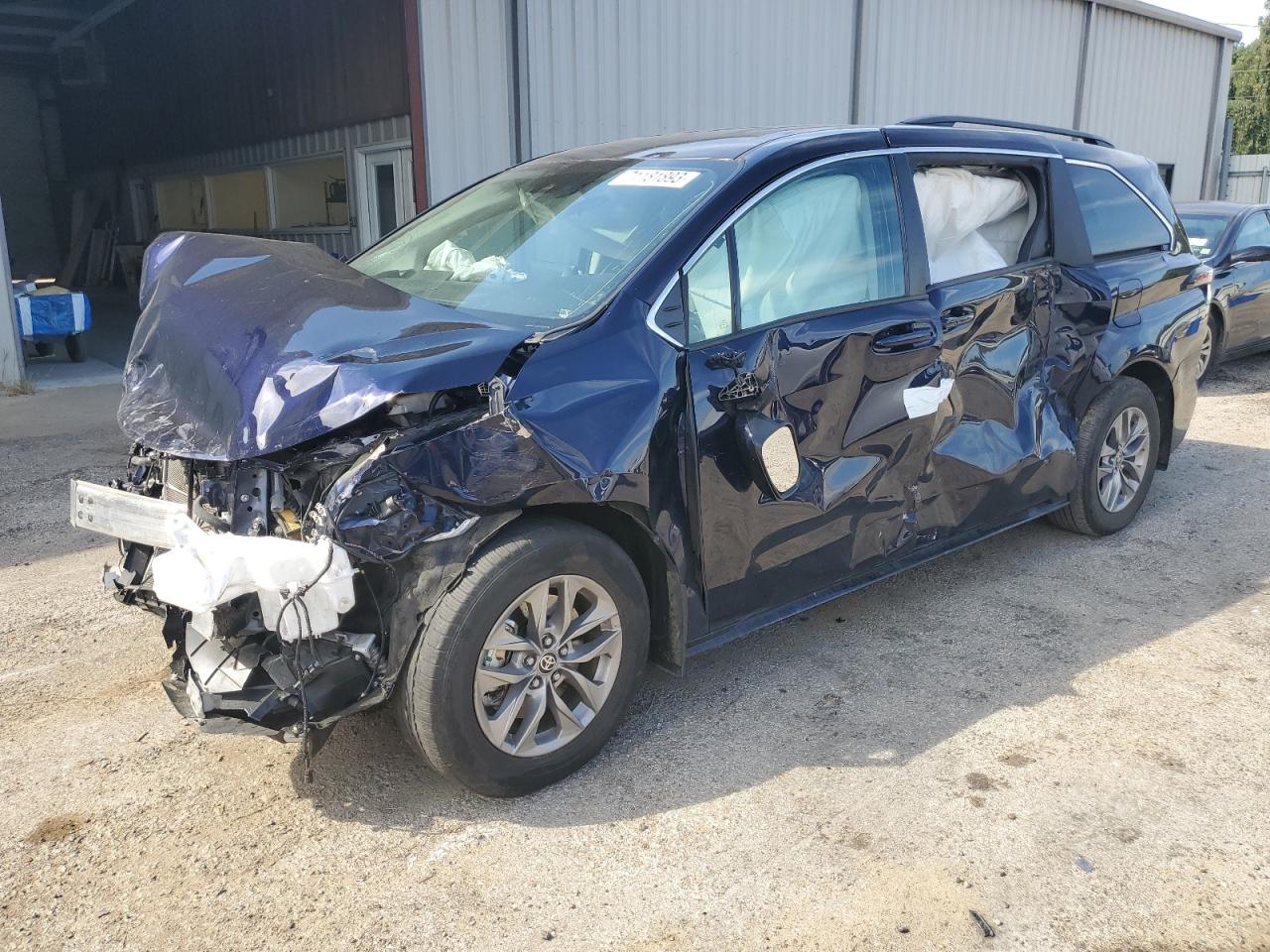 2022 TOYOTA SIENNA LE VIN:5TDKRKEC0NS100181