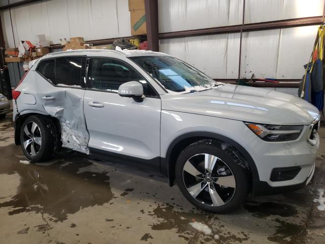 2021 VOLVO XC40 T5 MOMENTUM VIN: YV4162UK1M2518619