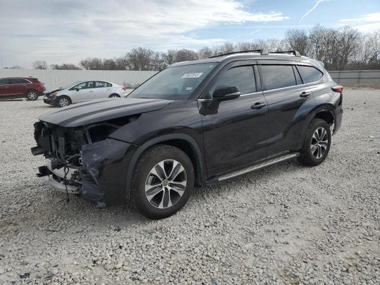 2021 TOYOTA HIGHLANDER XLE VIN: 5TDGZR***********