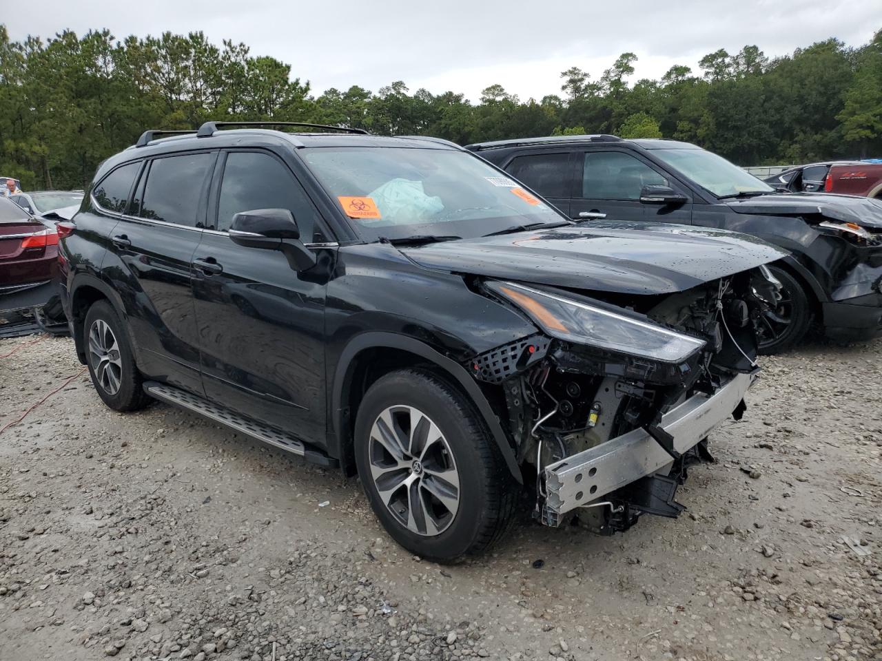 2022 TOYOTA HIGHLANDER XLE VIN:5TDGZRAH5NS141647