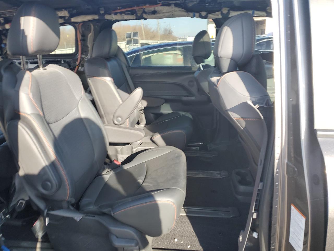 2022 TOYOTA SIENNA XSE VIN:5TDXSKFC4NS070725