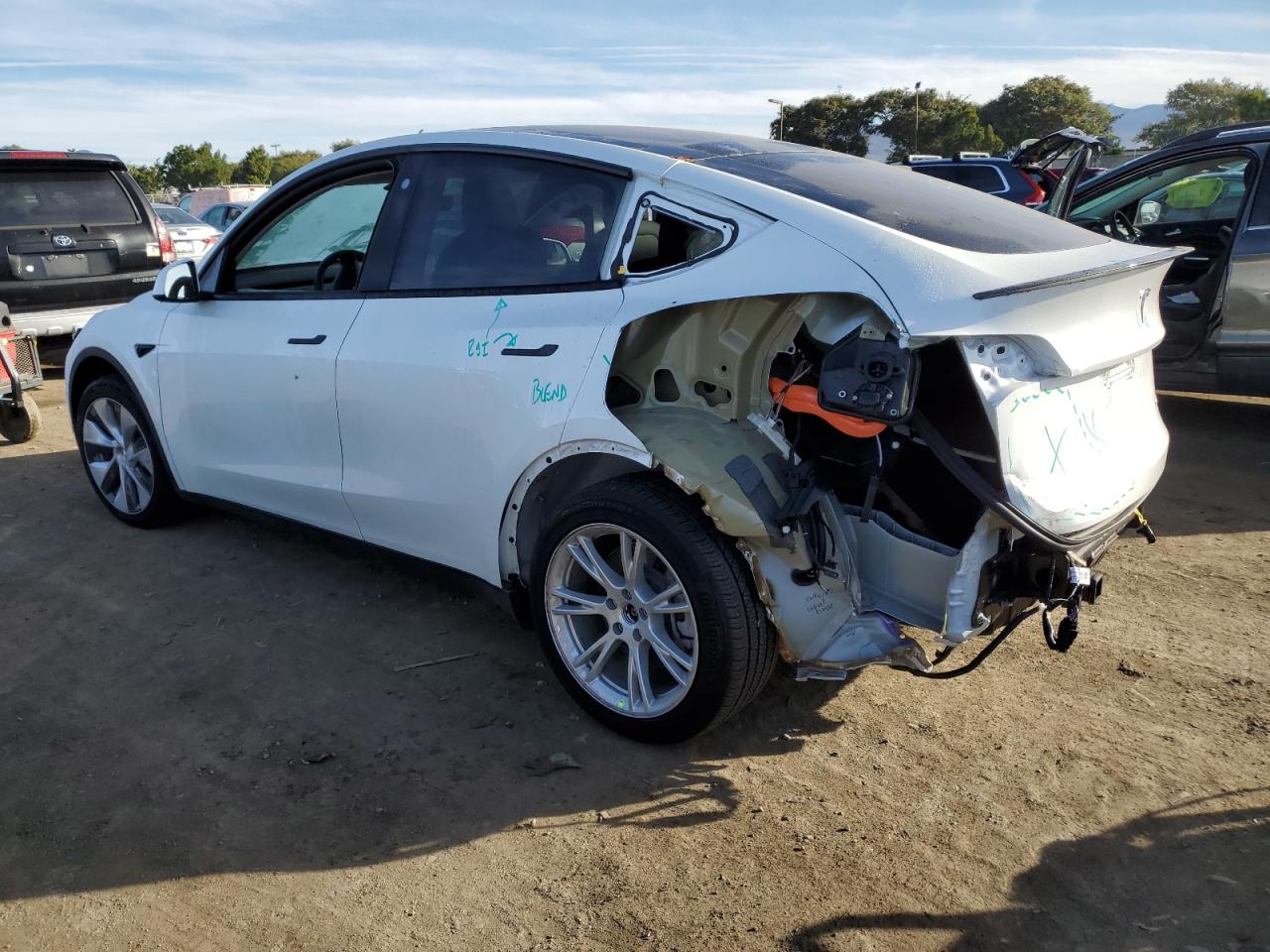 2022 TESLA MODEL Y  VIN:7SAYGAEE2NF428835