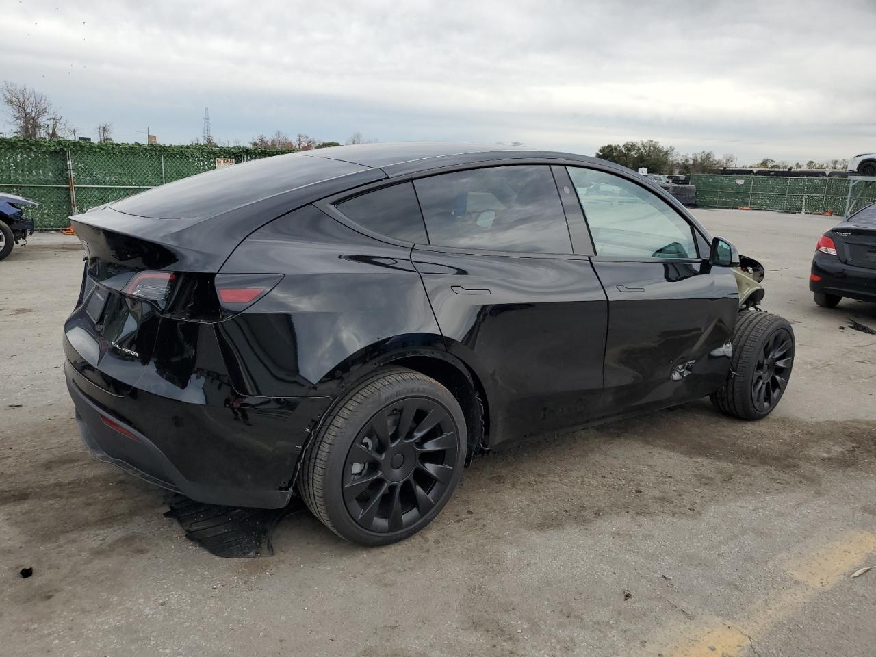 2023 TESLA MODEL Y  VIN:7SAYGDEE7PA163749