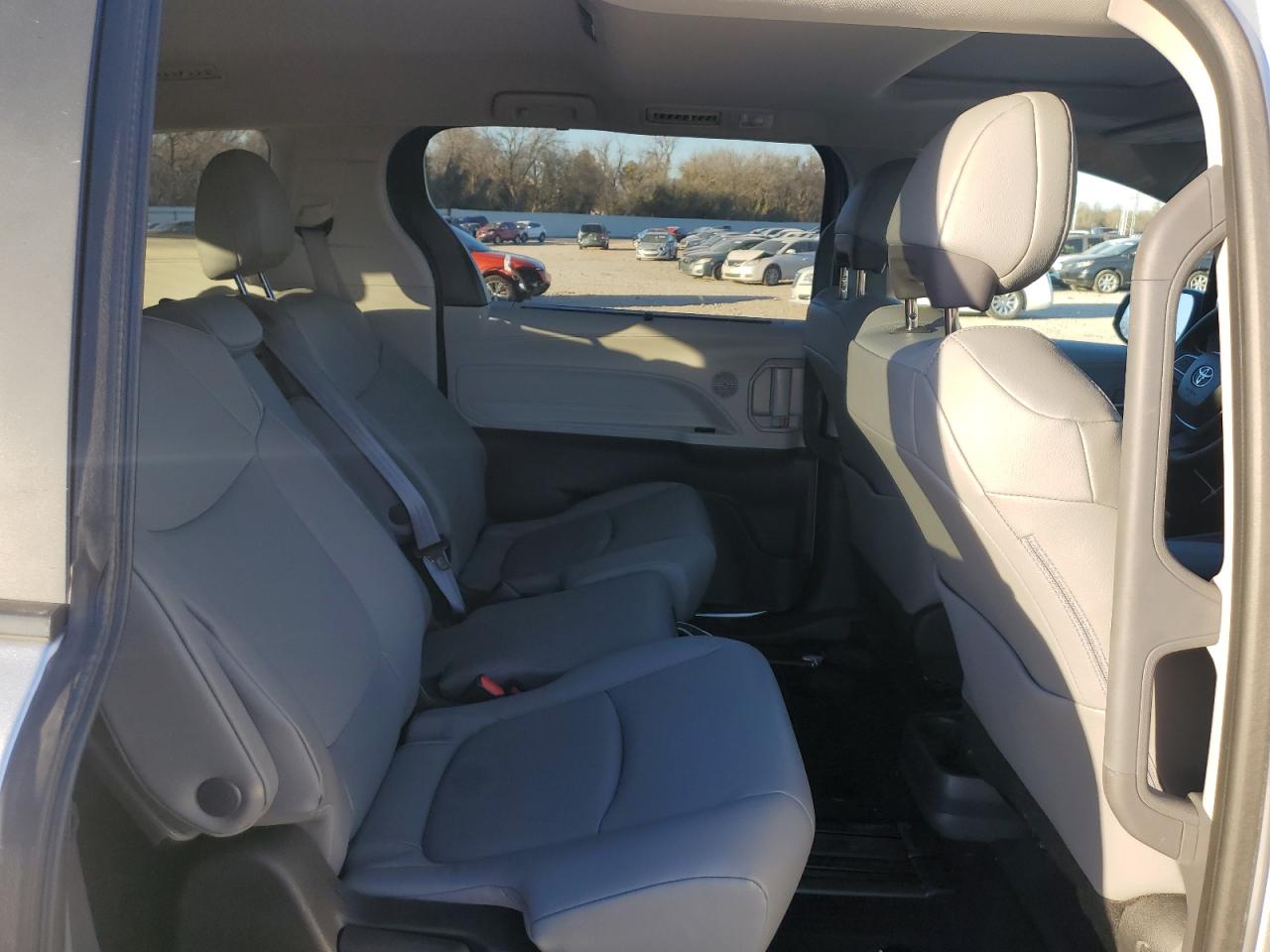 2023 TOYOTA SIENNA XLE VIN:5TDYRKECXPS142435