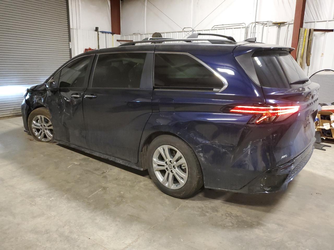 2022 TOYOTA SIENNA XSE VIN:5TDDSKFC7NS062413