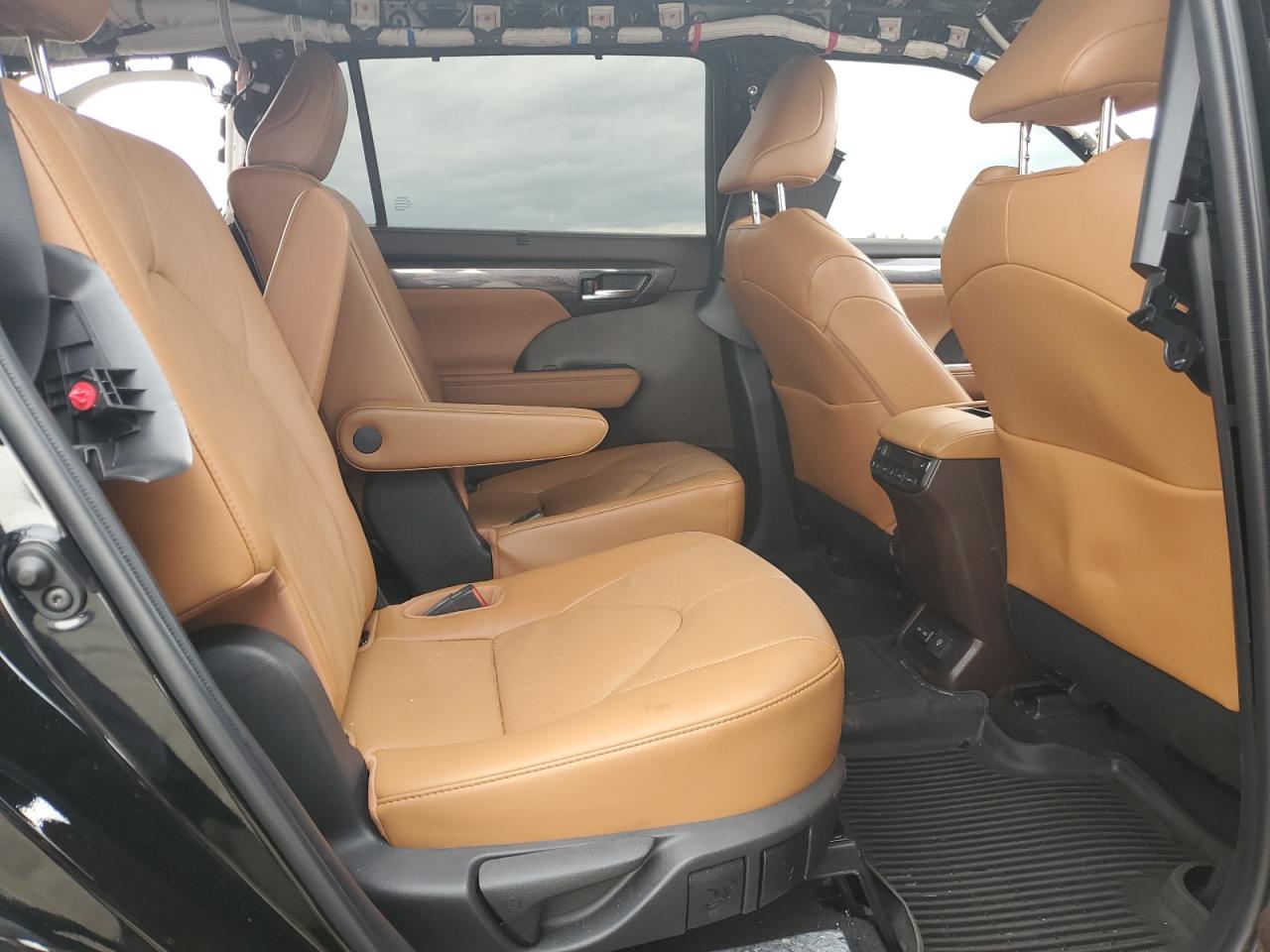 2022 TOYOTA HIGHLANDER PLATINUM VIN:5TDFZRBH5NS183522