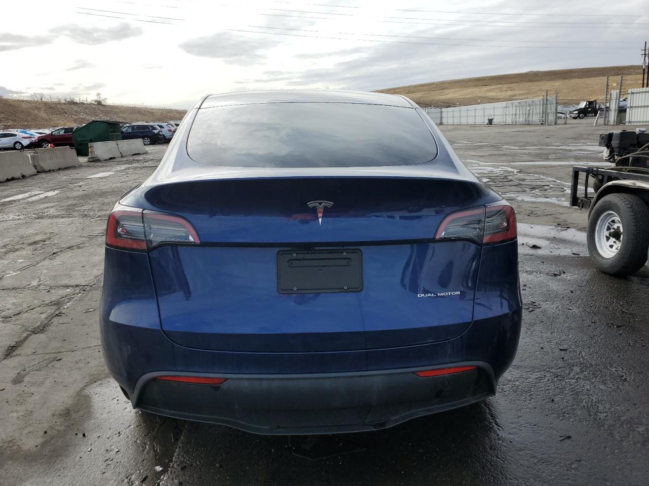 2023 TESLA MODEL Y  VIN:7SAYGDEE7PA121162