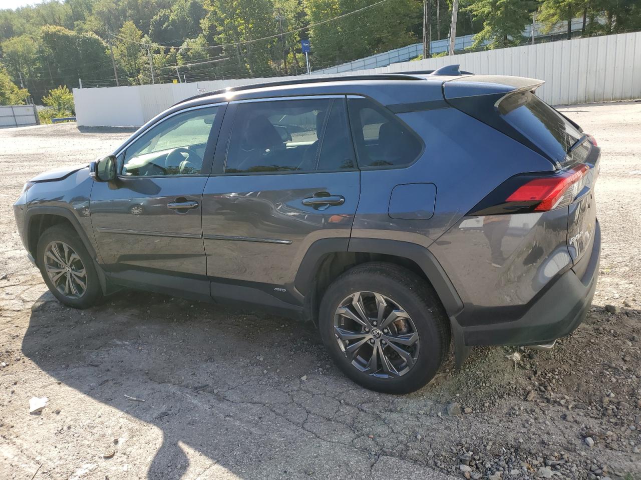 2022 TOYOTA RAV4 XLE PREMIUM VIN:JTMB6RFV0ND072718