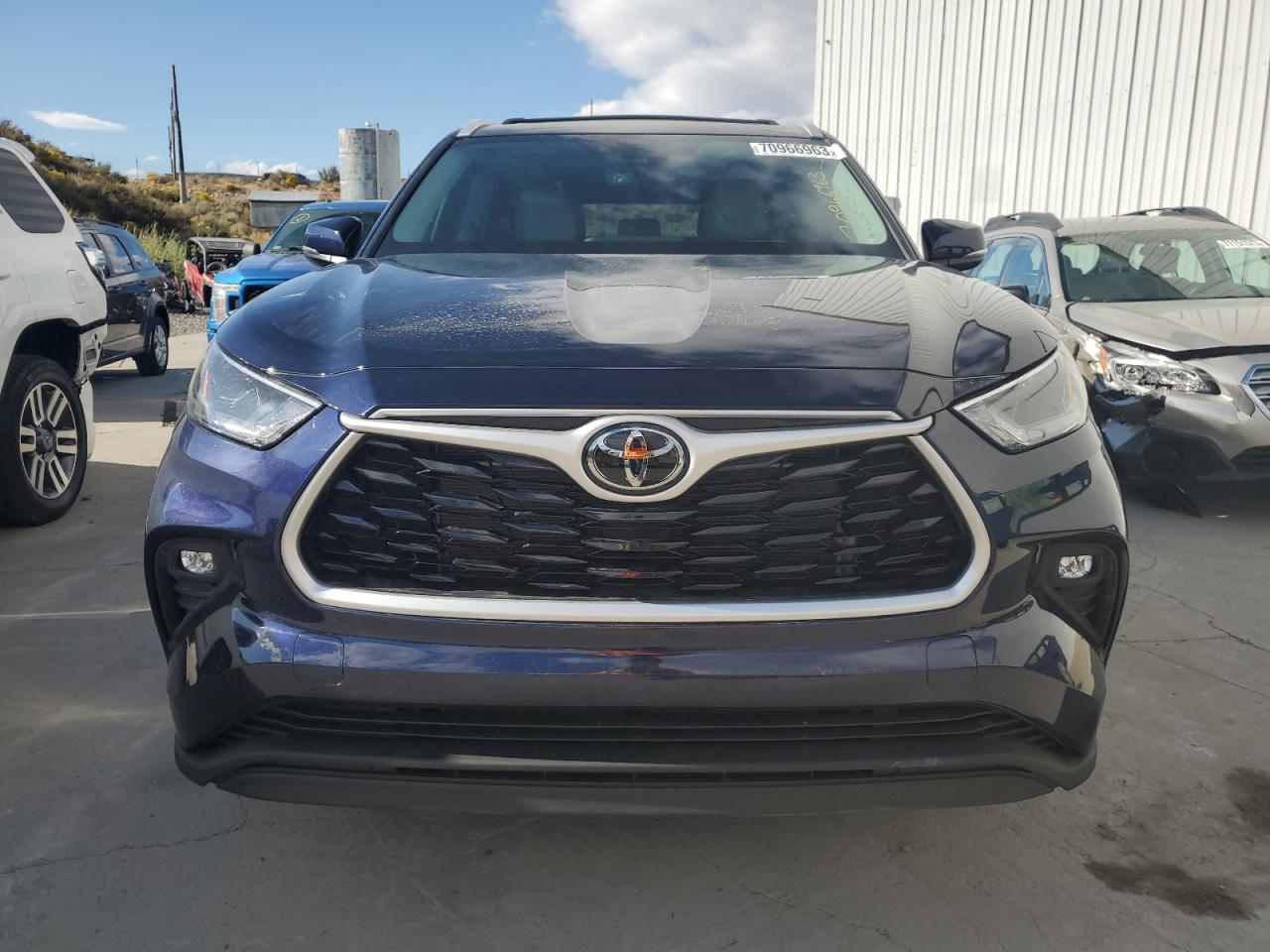 2022 TOYOTA HIGHLANDER XLE VIN:5TDHZRBH9NS200038