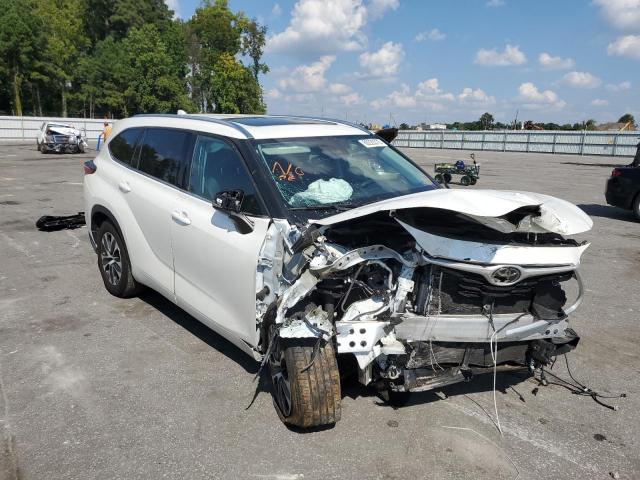 2021 TOYOTA HIGHLANDER XLE VIN: 5TDHZRAH4MS045656