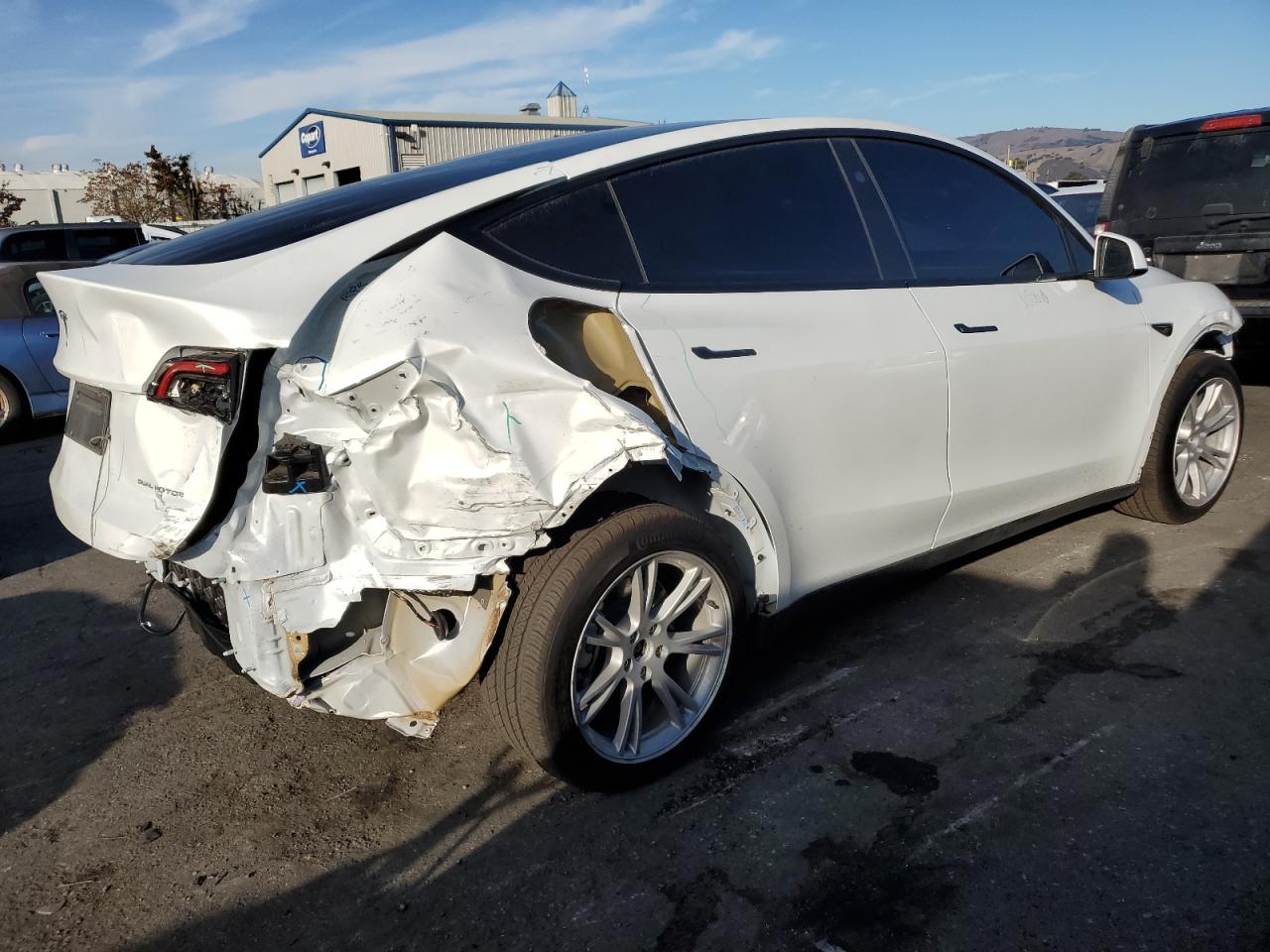 2023 TESLA MODEL Y  VIN:7SAYGAEE0PF816164