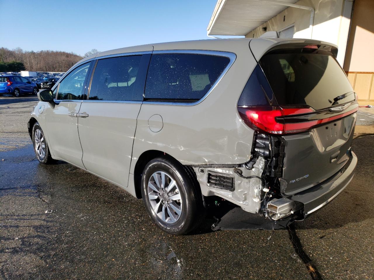 2022 CHRYSLER PACIFICA HYBRID TOURING L VIN:2C4RC1L77NR124180