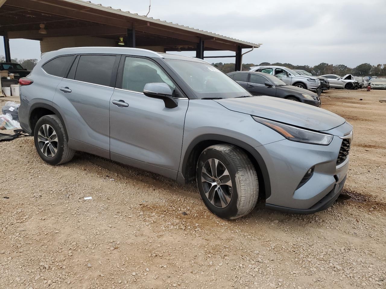 2022 TOYOTA HIGHLANDER XLE VIN:5TDGZRAH7NS115454