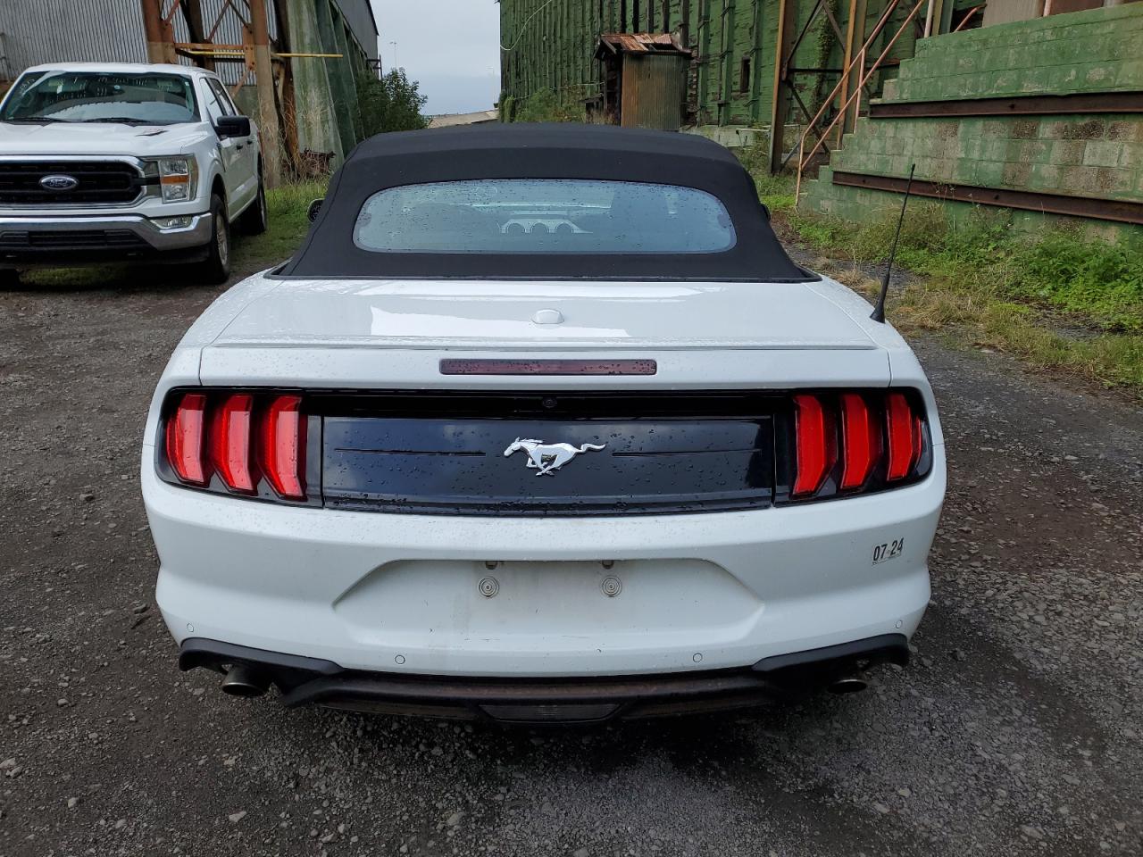 2022 FORD MUSTANG  VIN:1FATP8UH0N5107184