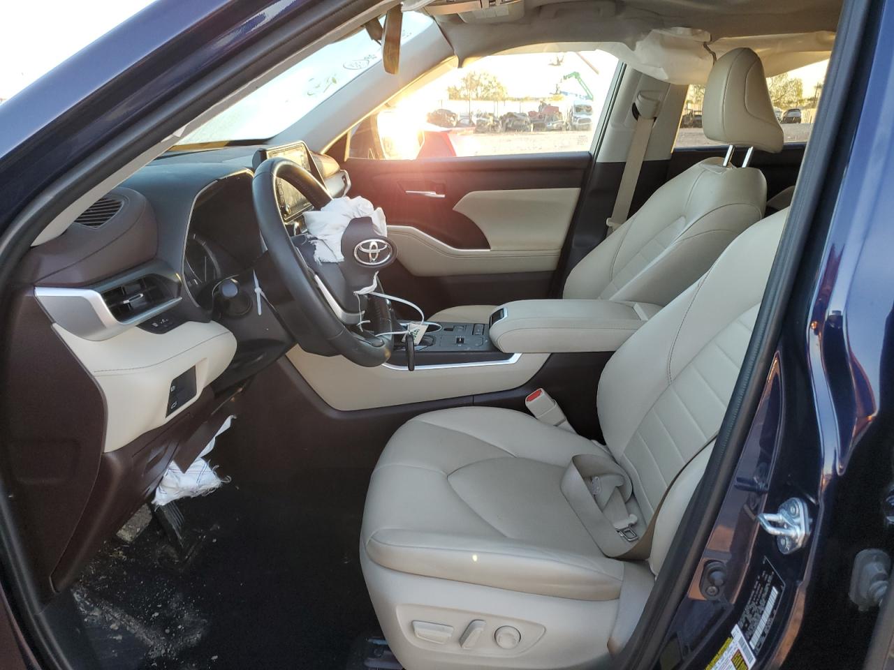 2022 TOYOTA HIGHLANDER XLE VIN:5TDHZRAH4NS557001