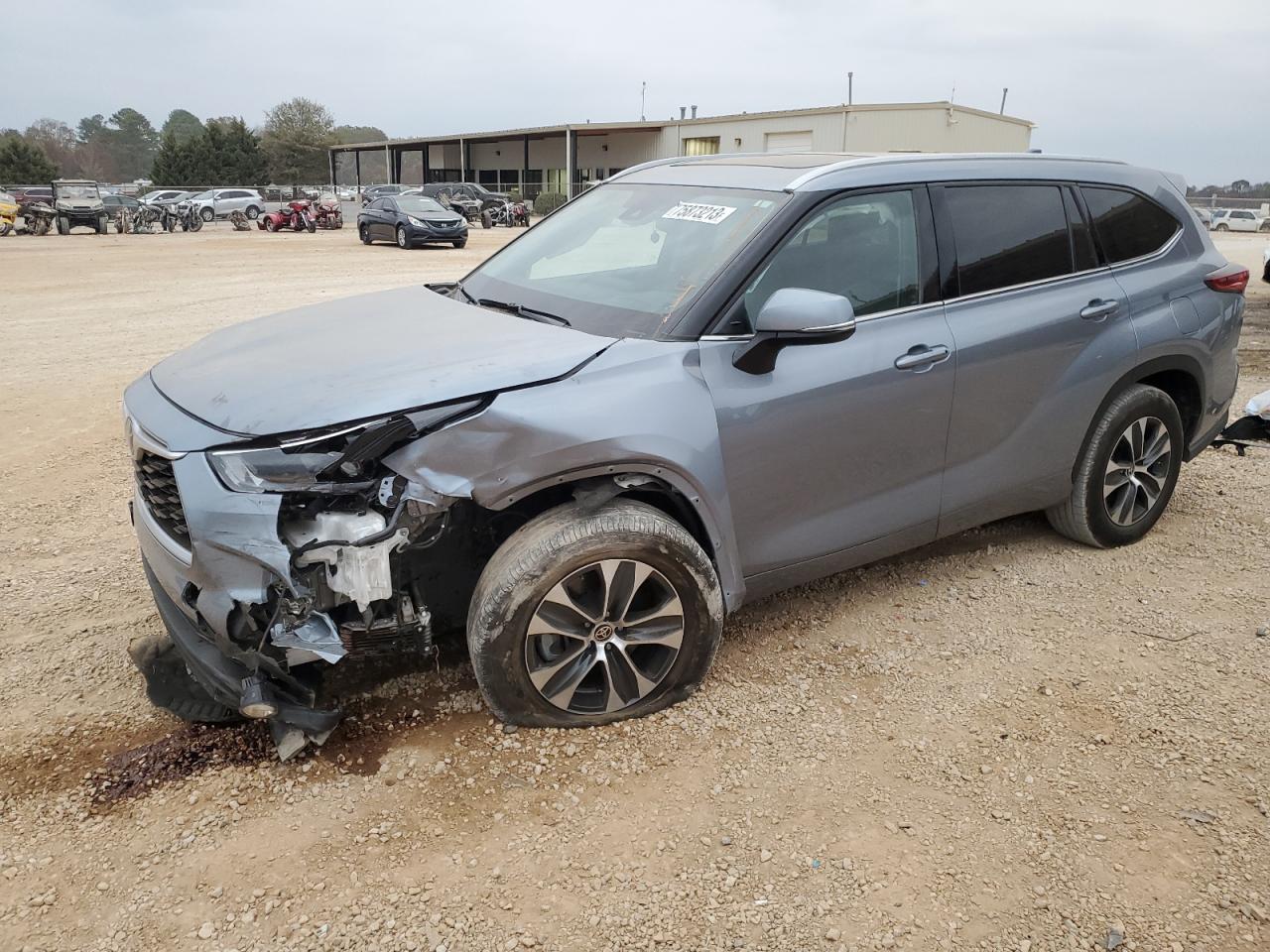 2022 TOYOTA HIGHLANDER XLE VIN:5TDGZRAH7NS115454