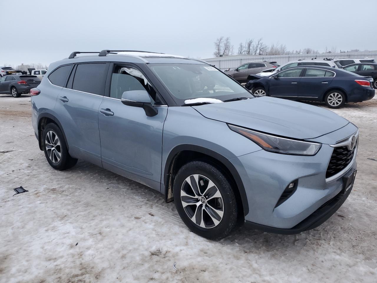 2022 TOYOTA HIGHLANDER XLE VIN:5TDHZRBH3NS212878