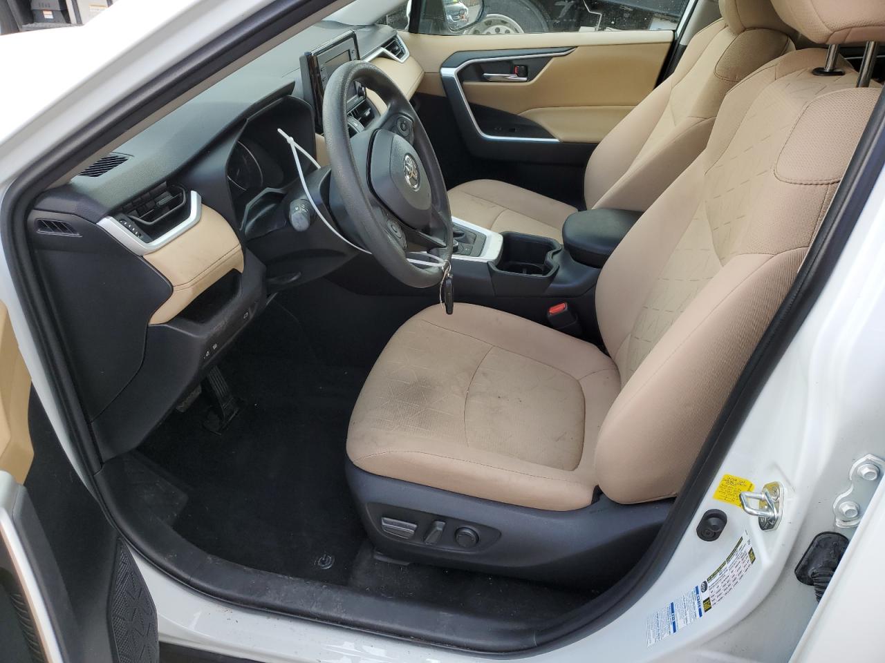 2022 TOYOTA RAV4 XLE VIN:2T3RWRFV2NW138090