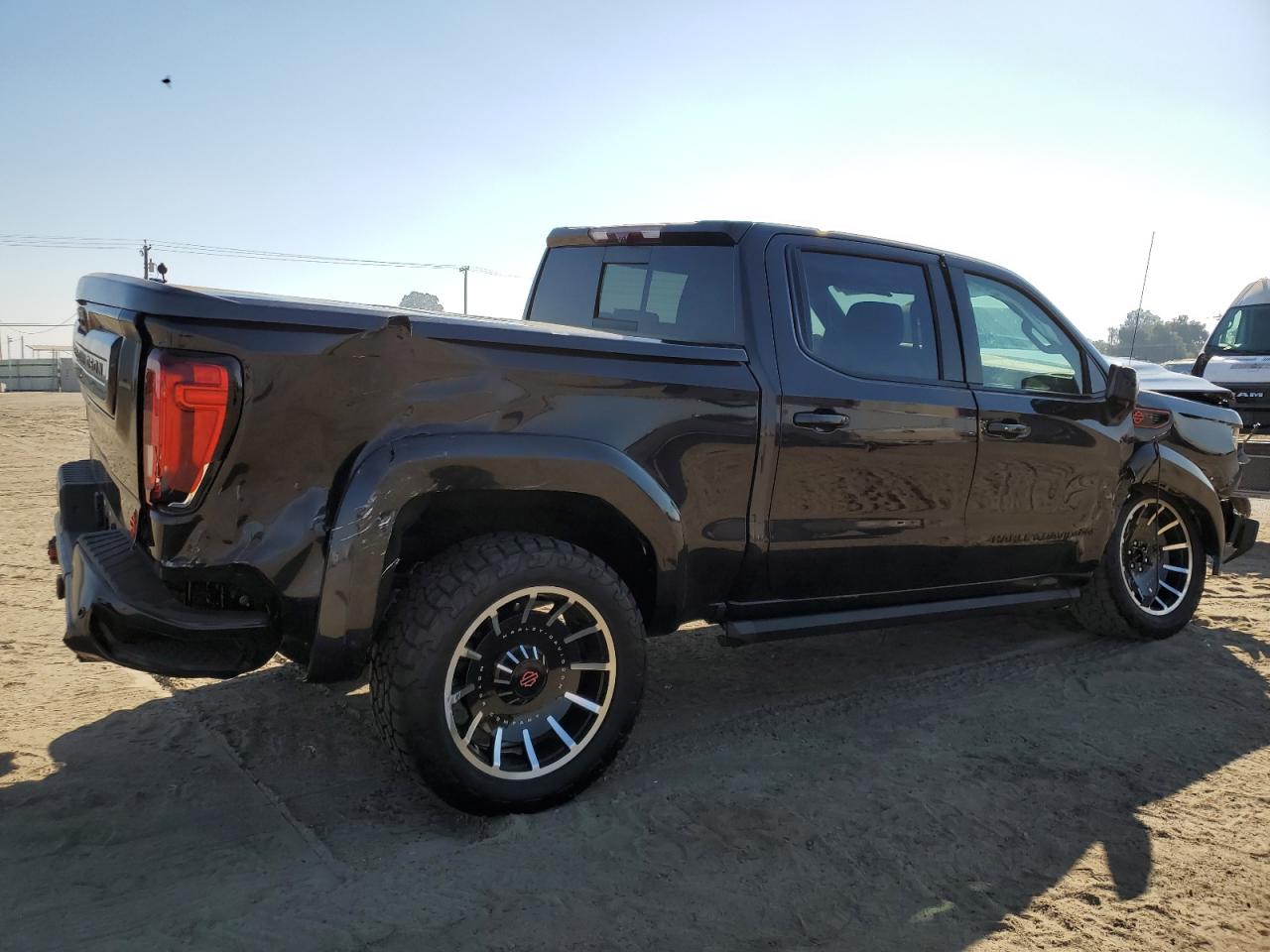 2022 GMC SIERRA K1500 AT4 VIN:3GTPUEEL0NG661386