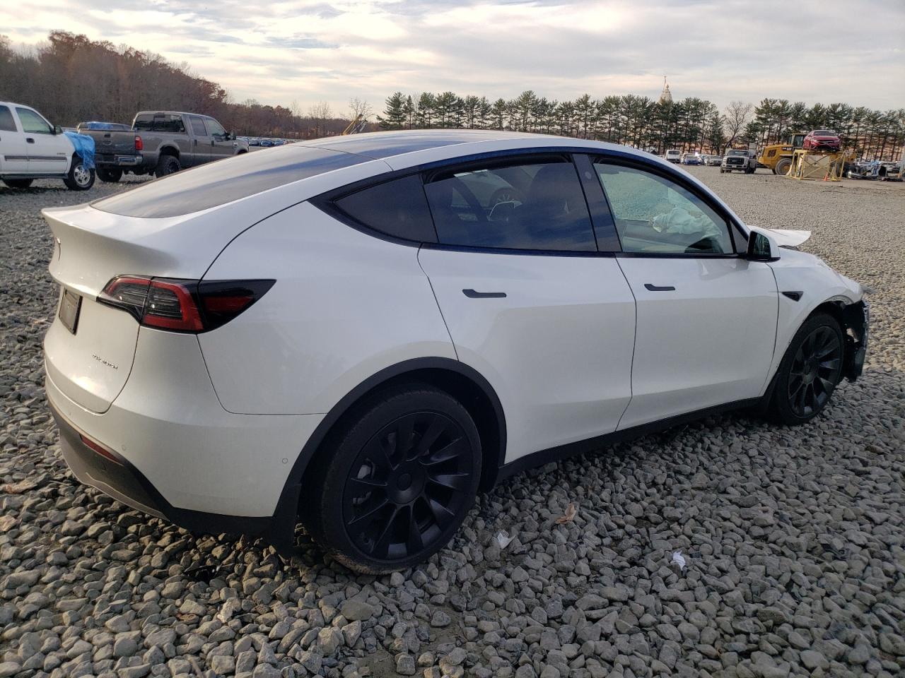 2022 TESLA MODEL Y  VIN:7SAYGDEE6NF373937