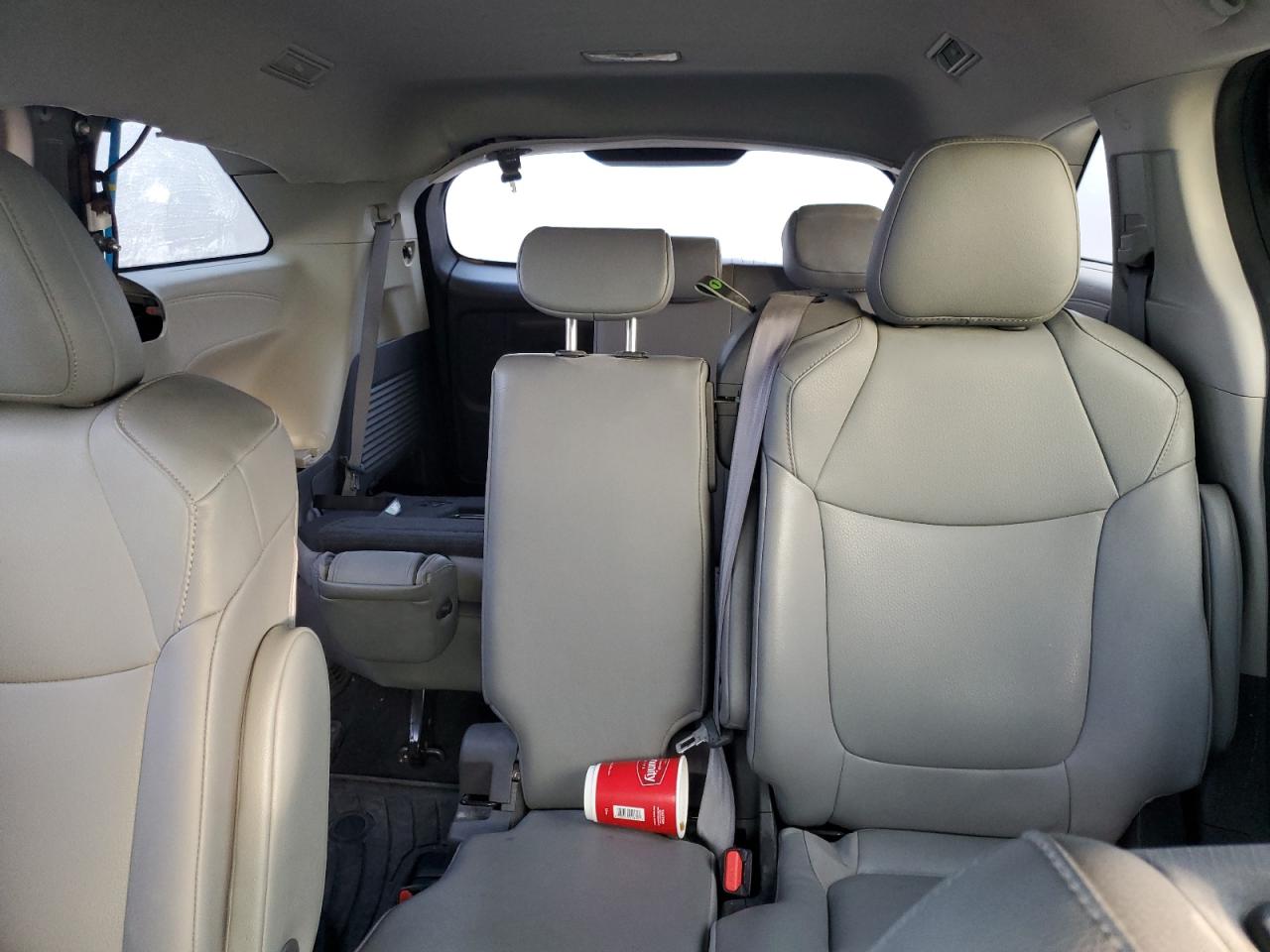 2022 TOYOTA SIENNA XLE VIN:5TDYRKEC8NS114940