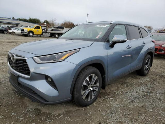 2021 TOYOTA HIGHLANDER XLE VIN: 5TDHZRBH1MS157975