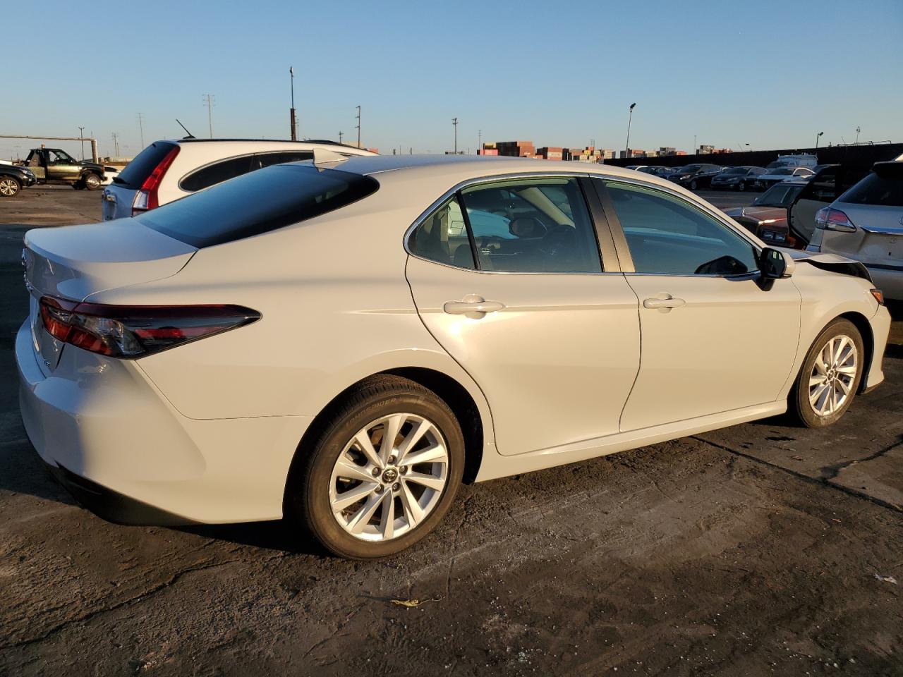 2022 TOYOTA CAMRY LE VIN:4T1C11AK2NU070501