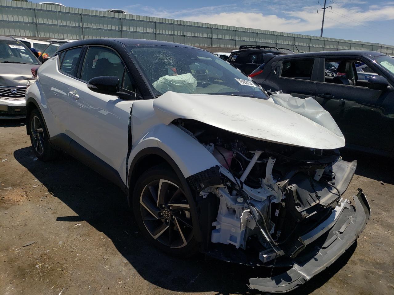 2022 TOYOTA C-HR XLE VIN:NMTKHMBX1NR142637