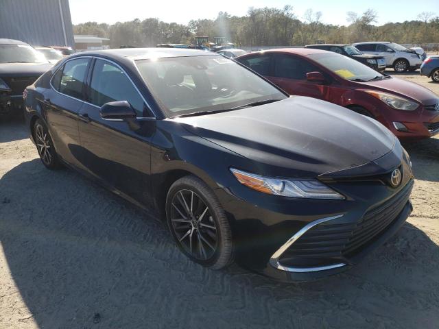 2021 TOYOTA CAMRY XLE VIN: 4T1F11AK5MU452646